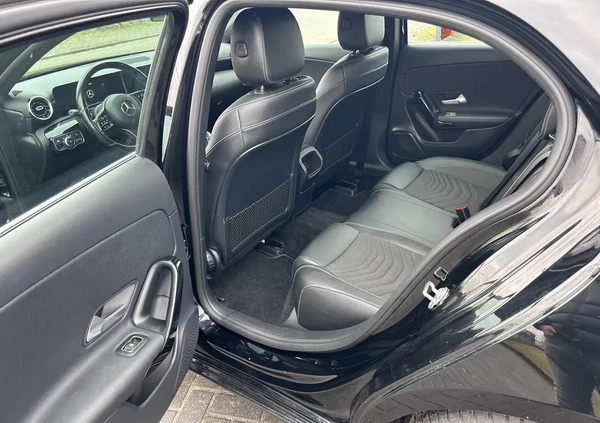 Mercedes-Benz Klasa A cena 77900 przebieg: 97000, rok produkcji 2019 z Kalisz małe 232